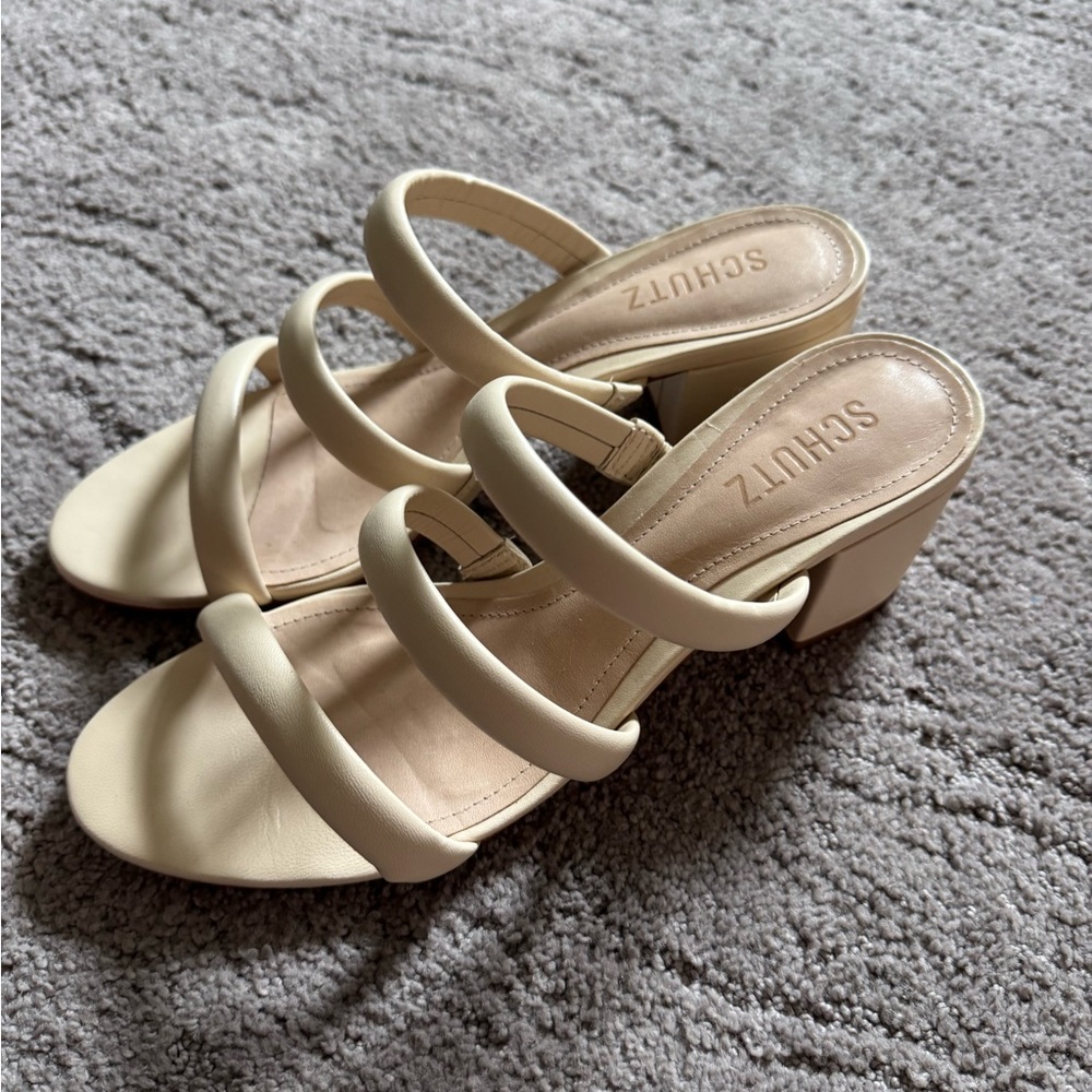 Schutz Sandalia Salto Medio Eggshell Strappy Heeled Sandals Womens